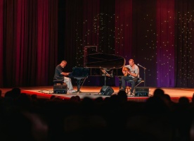 Migrantes Th 24 September ANDREA MANZONI MAURO SIGURA image